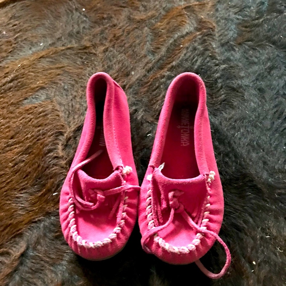Minnetonka girls shoes